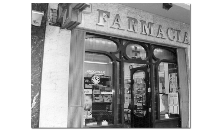 Fachada original de la Farmacia M. Torrijo